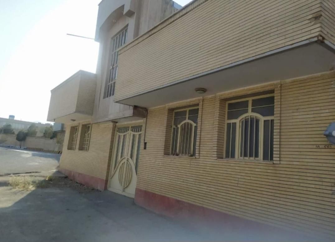 سوله اجاره ایی درشهرک صنعتی سگزی ودولت آباد|اجارهٔ دفتر صنعتی، کشاورزی، تجاری|برخوار, |دیوار