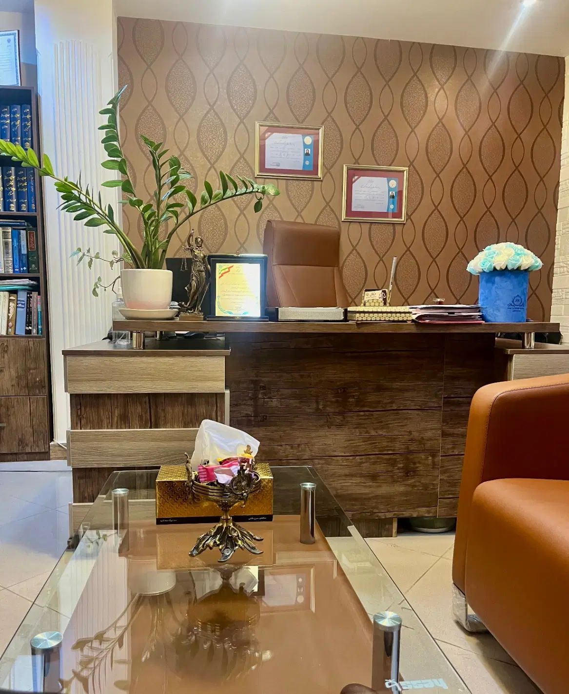 وکیل پایه یک دادگستری (وکیل تخصصی چک و سفته)|خدمات مالی، حسابداری، بیمه|رشت, چله خانه|دیوار