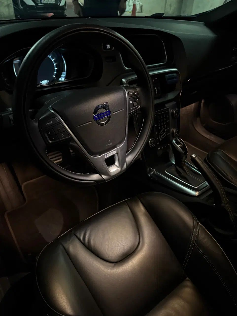 Volvo V40 R Design plus|خودرو سواری و وانت|تهران, مرزداران|دیوار