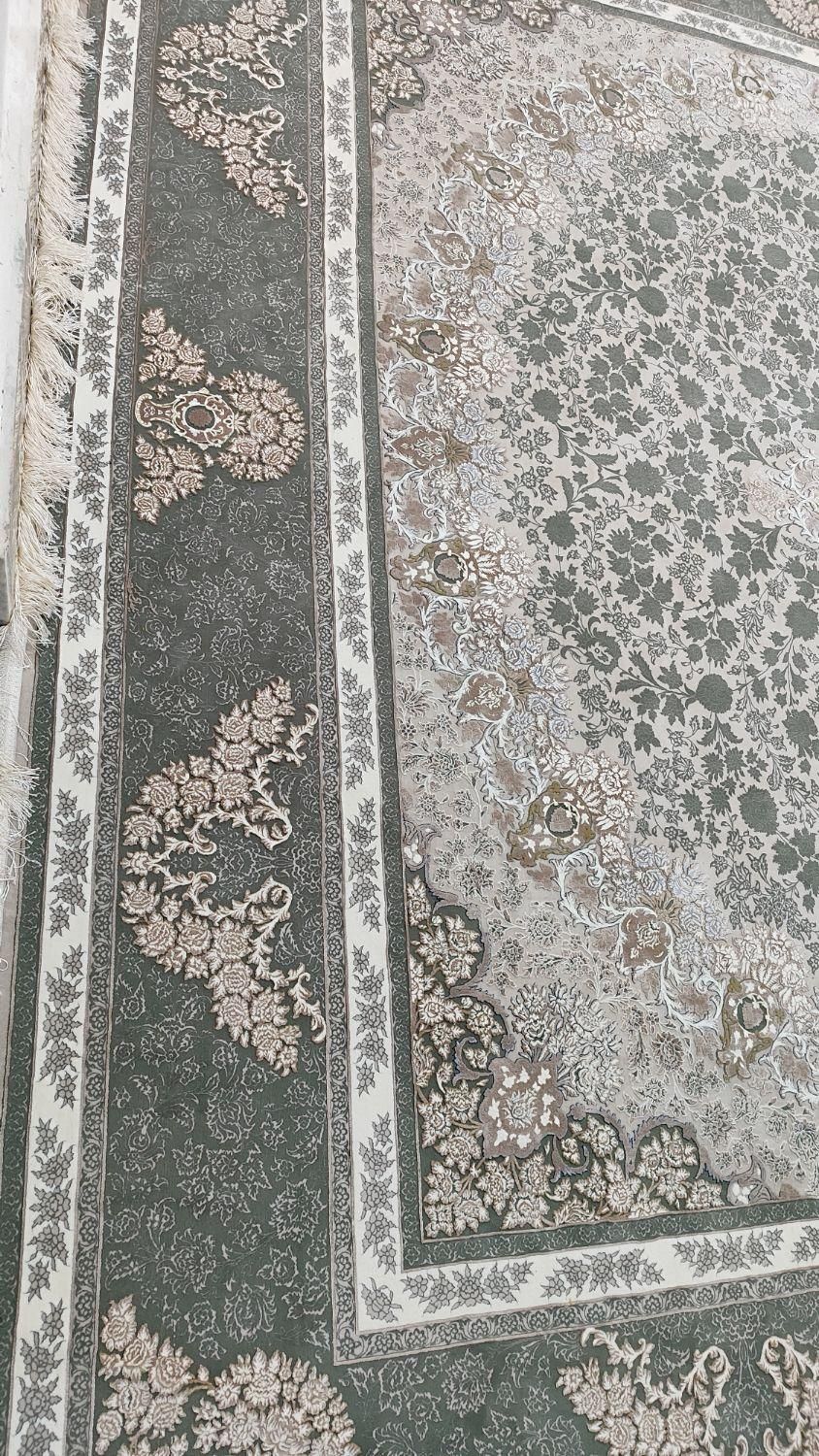 یک فرش1500شانه گل برجسته بفروش میرسد|فرش|خاش, |دیوار