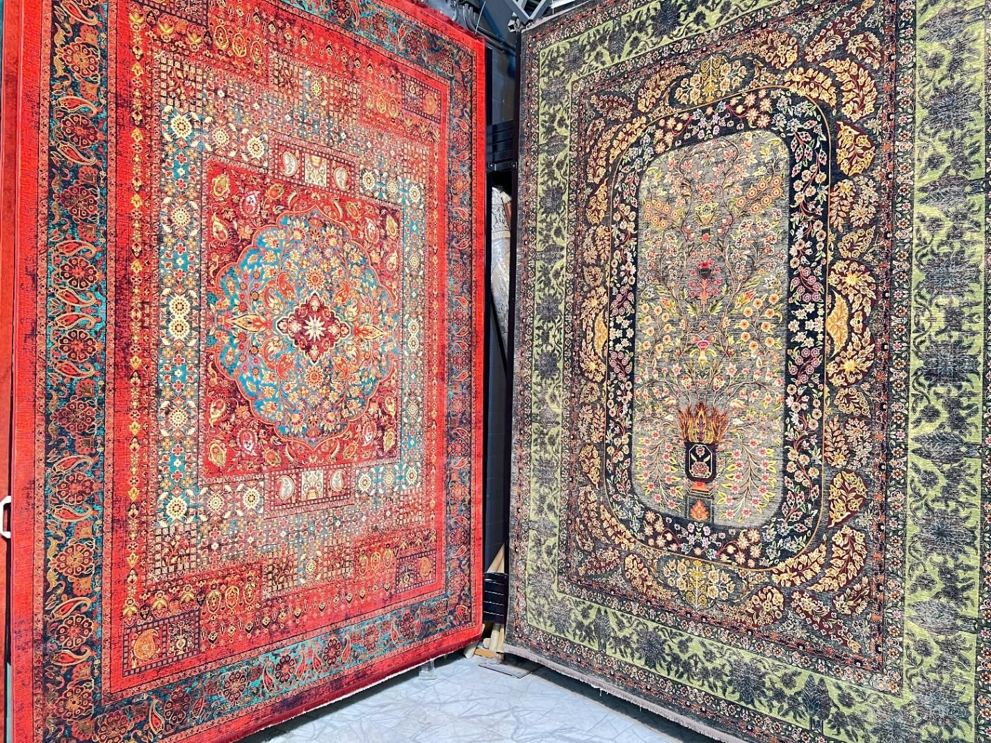 فَرش لَطیف نخ اکرولیک ۱۲۰۰ شانه و‌۷۰۰ شانه صادراتی|فرش|شیراز, شهرک سراج‎|دیوار