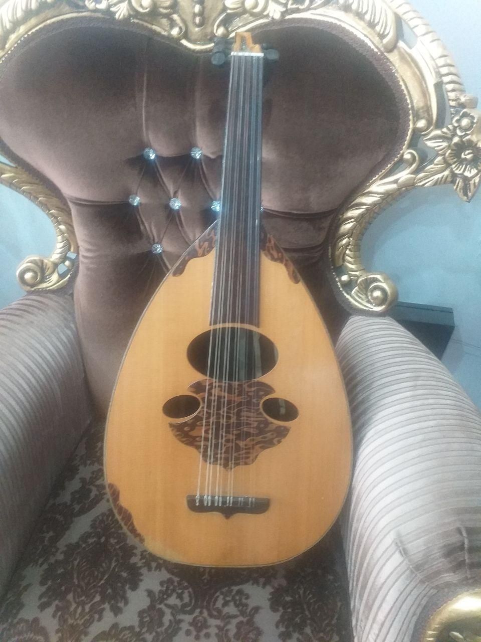 عود استاد ناظم پور|سازهای سنتی|تهران, نیروی هوایی (پیروزی)|دیوار