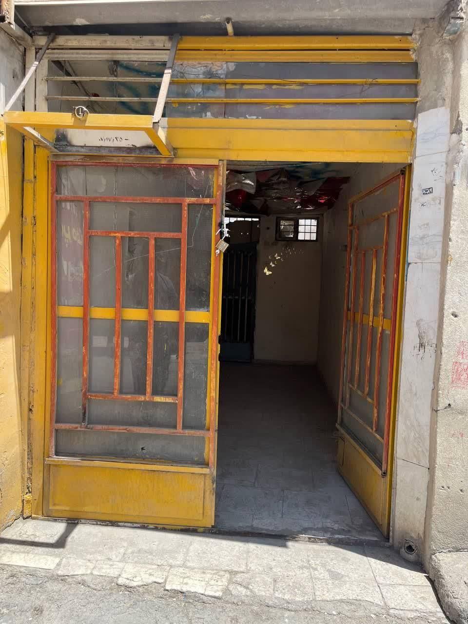 اجاره مغازه ۱۲ متری در باتون|اجارهٔ مغازه و غرفه|اصفهان, باتون|دیوار