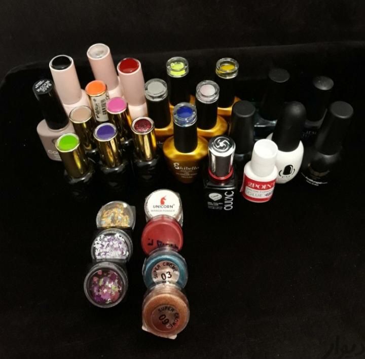 وسایل کاشت ناخن. صندلی سرشور. پالت گریم|آرایشی، بهداشتی، درمانی|یزد, |دیوار