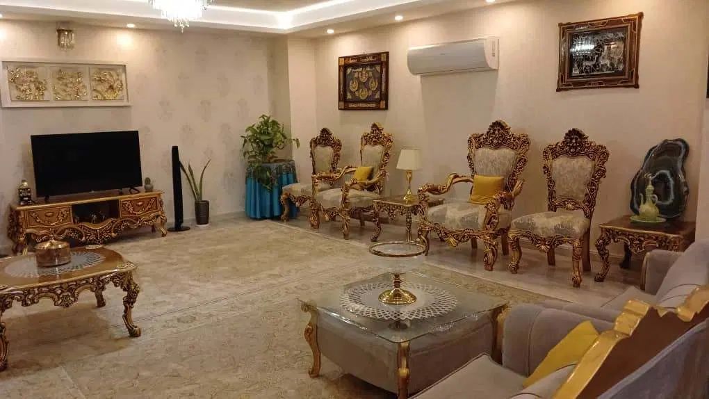 مبل سلطنتی 7نفره بهمراه 3میزجلوومیزعسلی|مبلمان خانگی و میز عسلی|رشت, علی آباد|دیوار