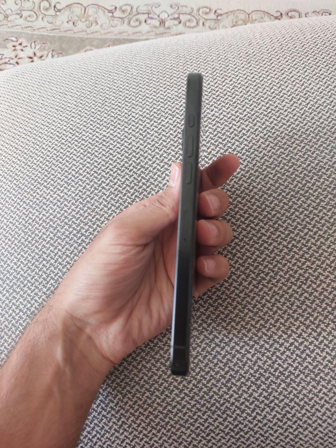 اپل iPhone 16 Pro Max با حافظهٔ ۲۵۶ گیگابایت|موبایل|اصفهان, باغ دریاچه|دیوار