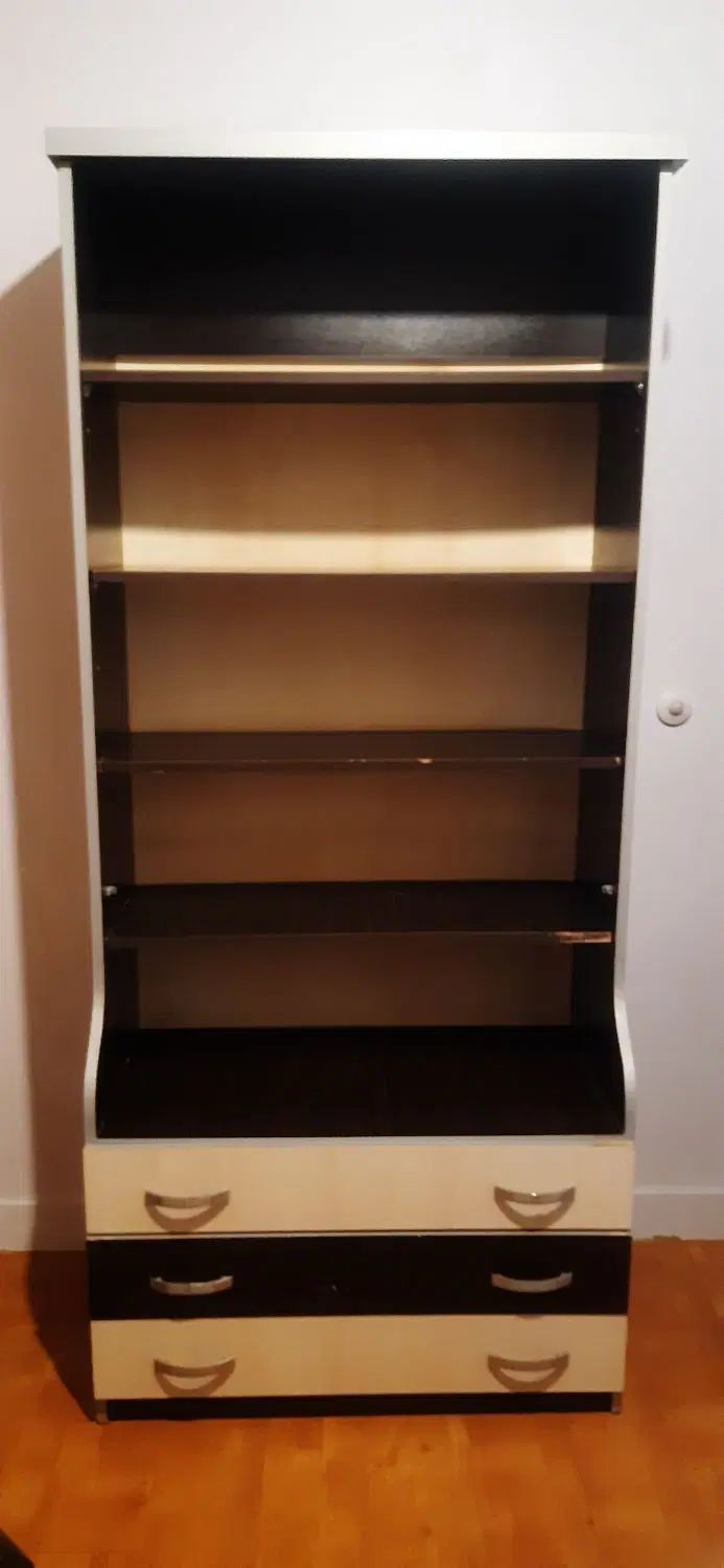 کتابخانه|کتابخانه، شلف، قفسه‌های دیواری|کرج, چهارصد دستگاه|دیوار