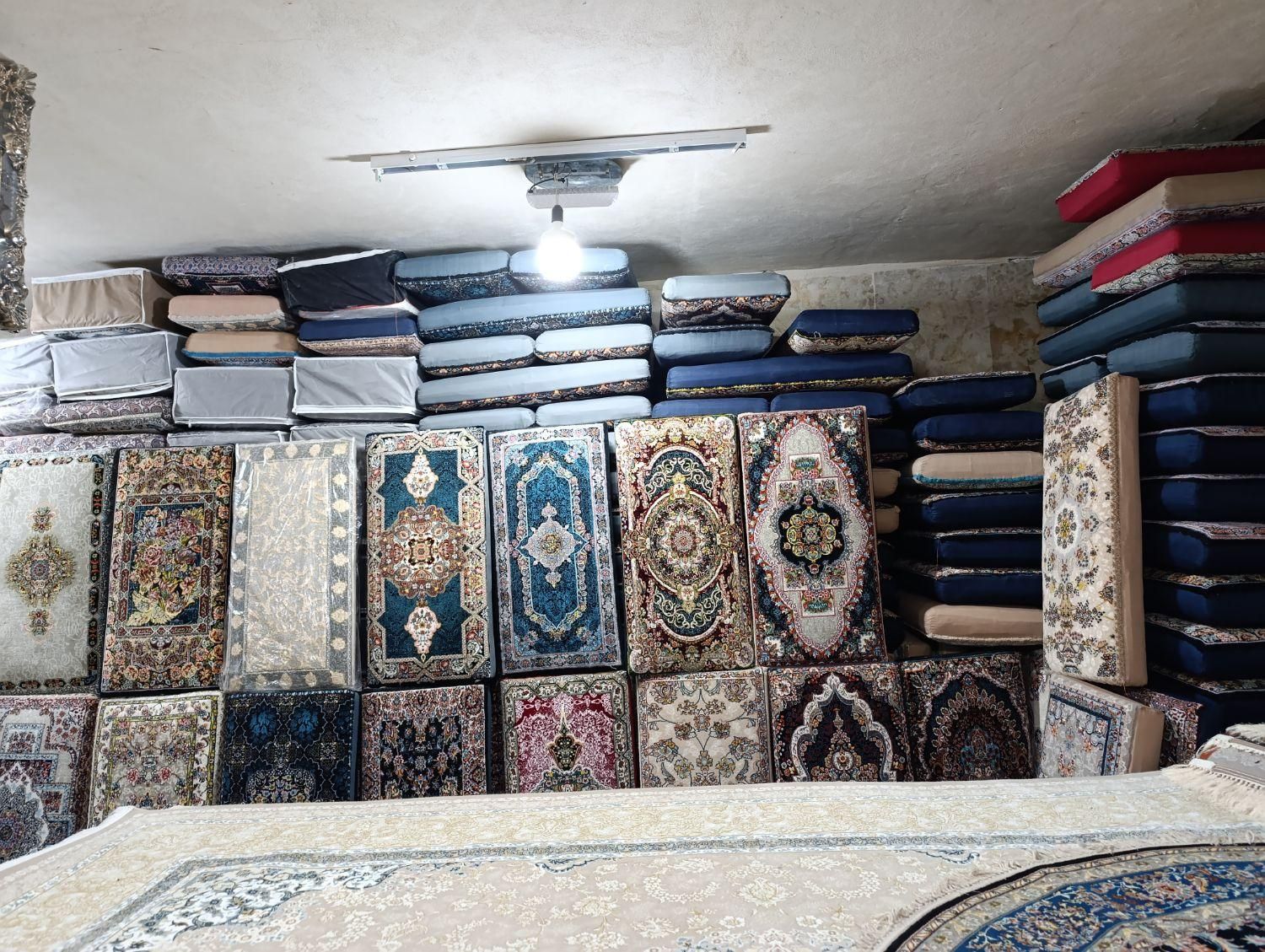 پشتی با تنوع طرح و رنگ طرح و رنگ فرش شما مطهری 10|پشتی|بیرجند, |دیوار