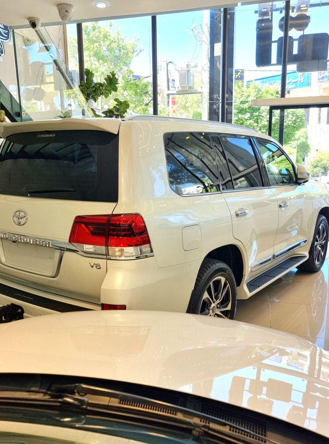 تویوتا لندکروزر ۴ در 4000cc، مدل ۲۰۲۱|خودرو سواری و وانت|شیراز, بعثت|دیوار
