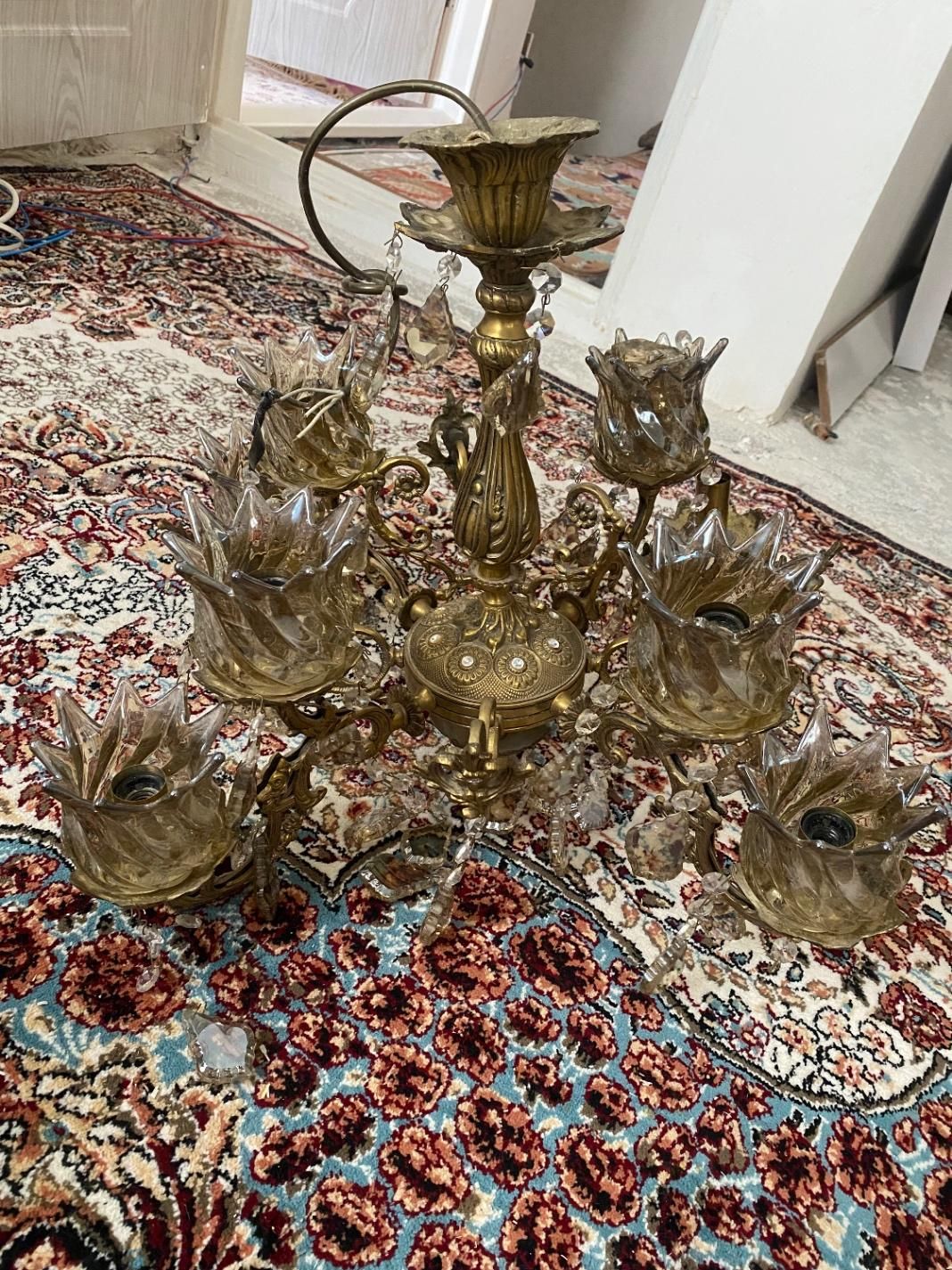لوستر برنجی|لوستر و چراغ آویز|رباط‌کریم, |دیوار