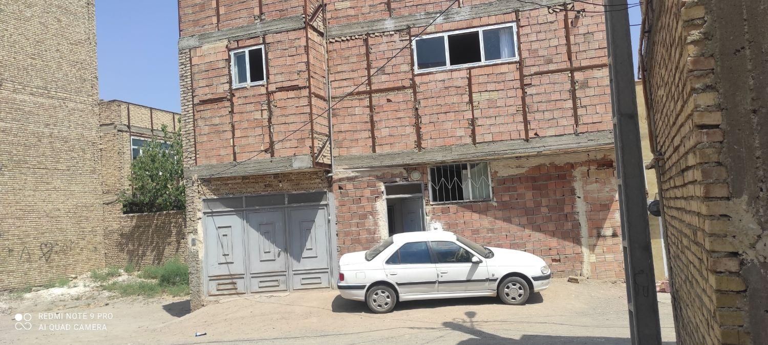 خانه نوساخت دو طبقه در طبقه اول مستاجر هست|فروش خانه و ویلا|مرند, |دیوار