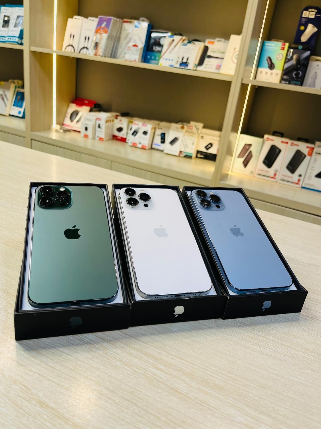 آیفون ۱۳پرومکس ۲۵۶ گیگiPhone 13 pro max zaa|موبایل|تهران, گیشا (کوی نصر)|دیوار