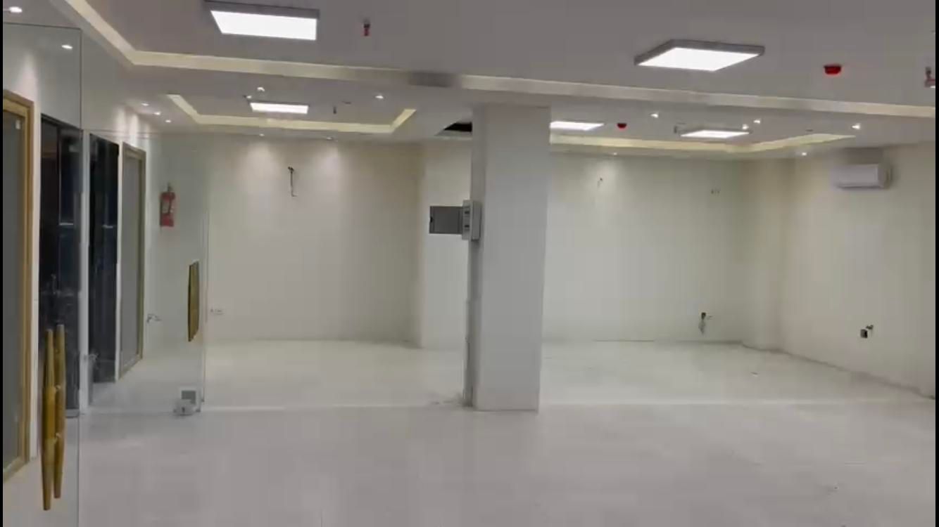 مغازه ۱۵۰ متری نشاط با ۴ پارکینگ|اجارهٔ مغازه و غرفه|اصفهان, نقش جهان|دیوار