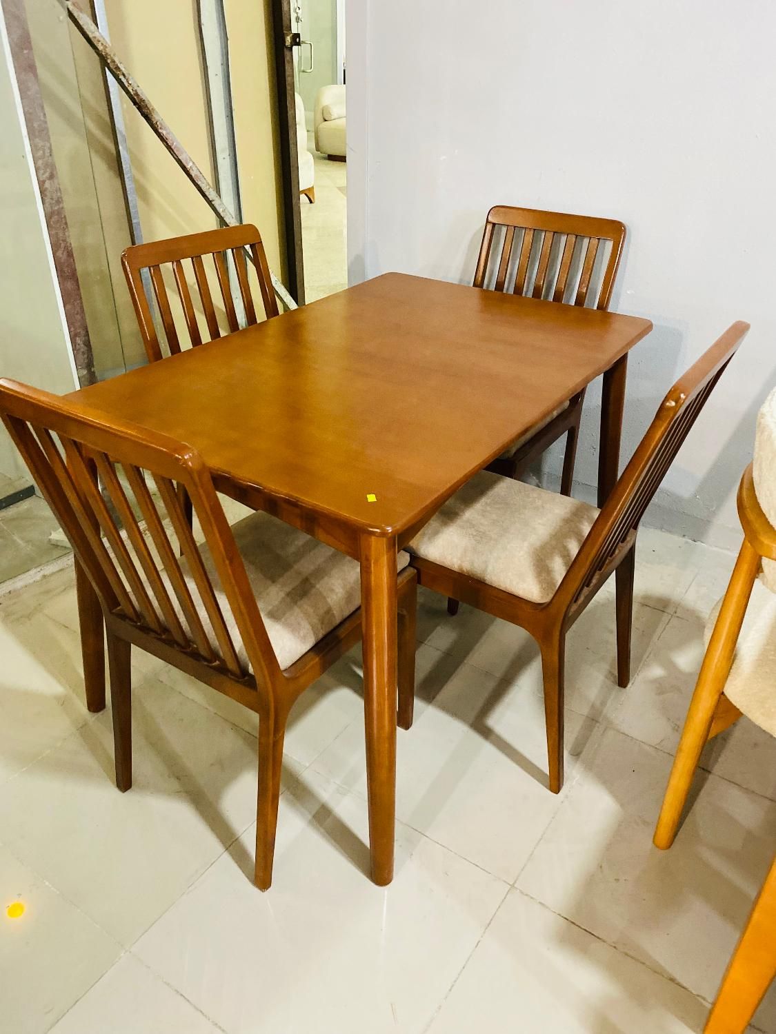 میز غذاخوری / ۴فره/۶ نفره قسطی|میز و صندلی غذاخوری|قشم, |دیوار