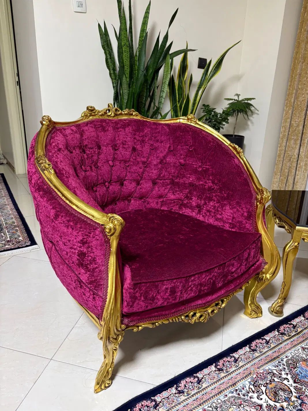 مبل کلاسیک ۹نفره همراه نهارخوری ۸ نفره بسیارشیک|مبلمان خانگی و میز عسلی|فردیس, منظریه|دیوار