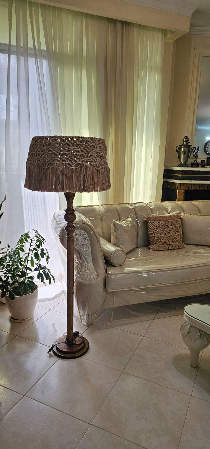 آباژور رو میزی رافیا|چراغ خواب و آباژور|تهران, فلسطین (میدان انقلاب)|دیوار