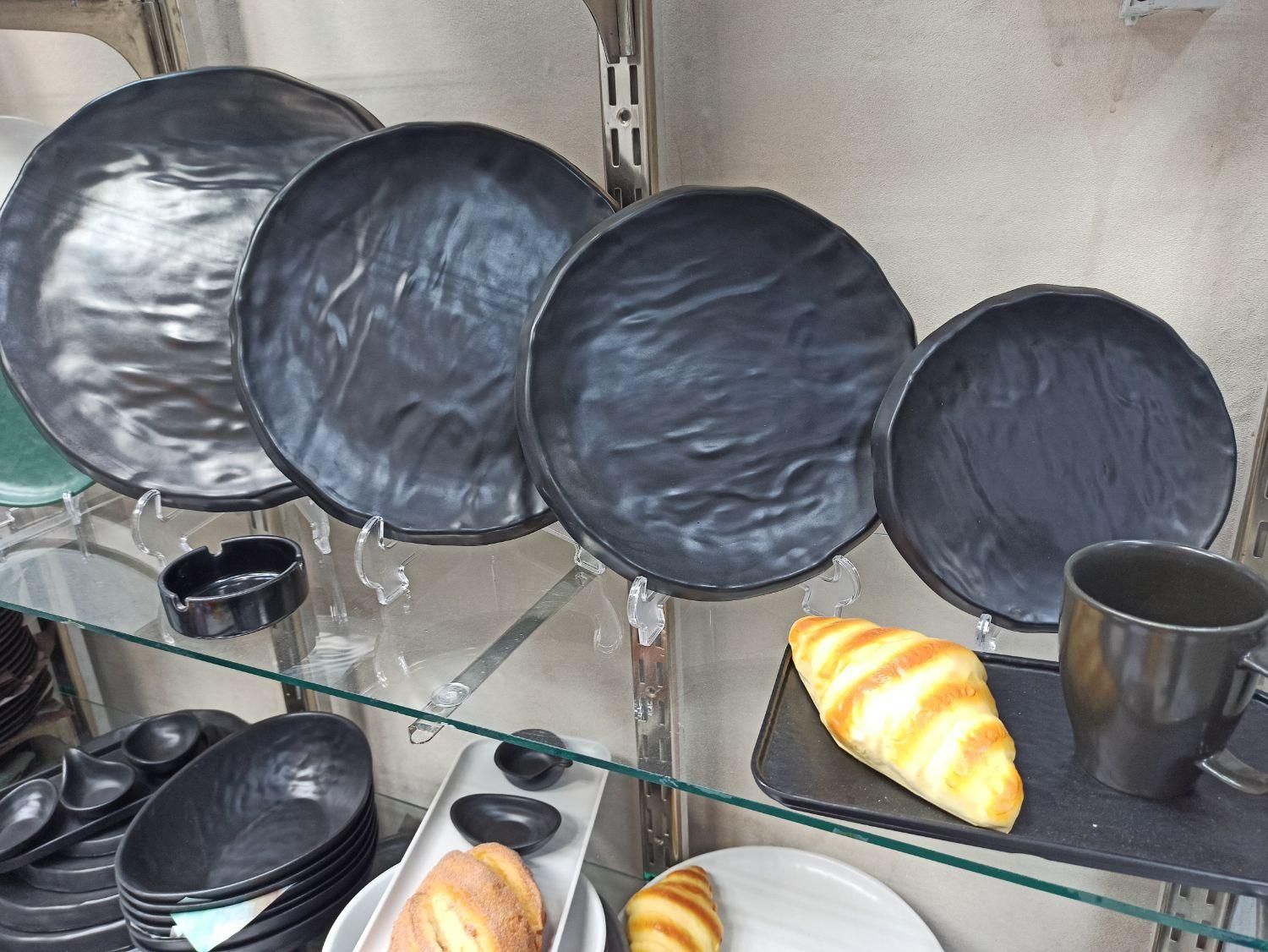 تولید و پخش ظروف ملامین رستورانی و خانگی درجه یک|ظروف سرو و پذیرایی|رشت, بازار|دیوار