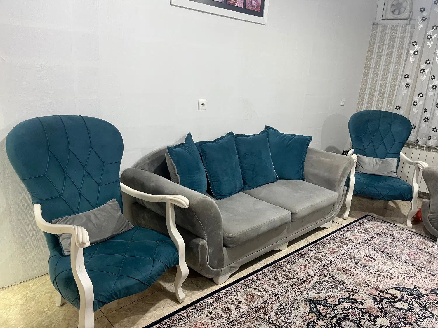 مبلمان 7 نفره|مبلمان خانگی و میز عسلی|تهران, فلسطین (میدان انقلاب)|دیوار