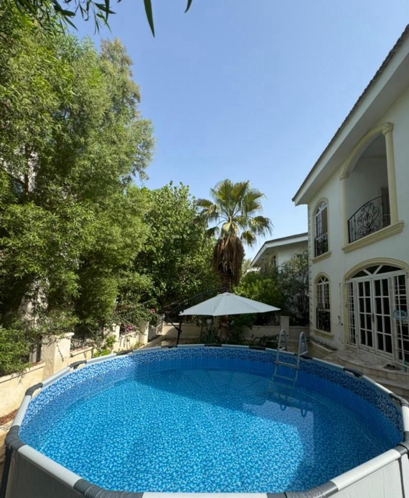 ویلا استخردار مرکز شهر اجاره روزانه|اجارهٔ کوتاه‌مدت ویلا و باغ|کیش, |دیوار