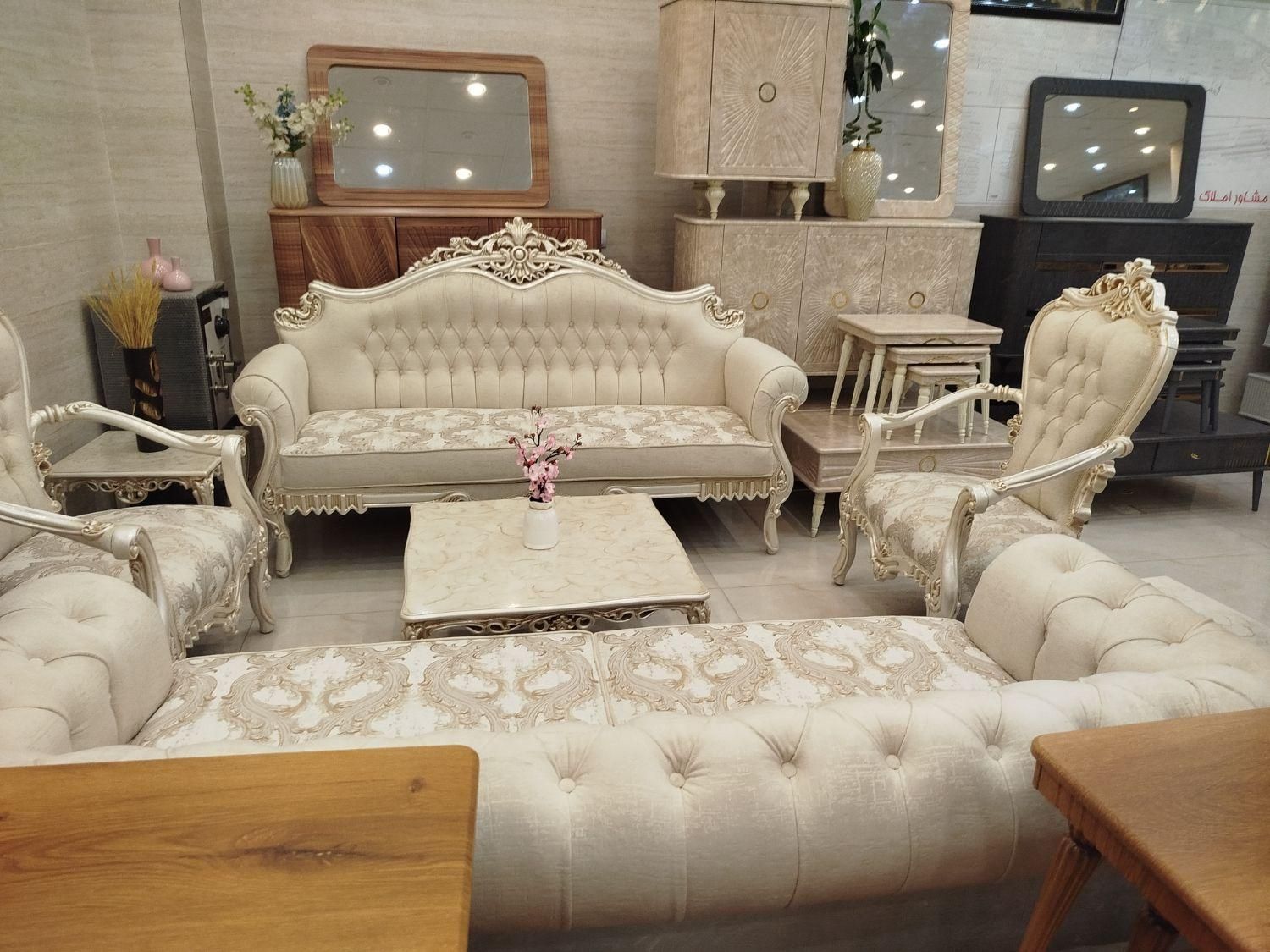 مبل کلاسیک و سلطنتی نگار  ابزاری فرانسوی کد۶۷|مبلمان خانگی و میز عسلی|شیراز, دوکوهک|دیوار