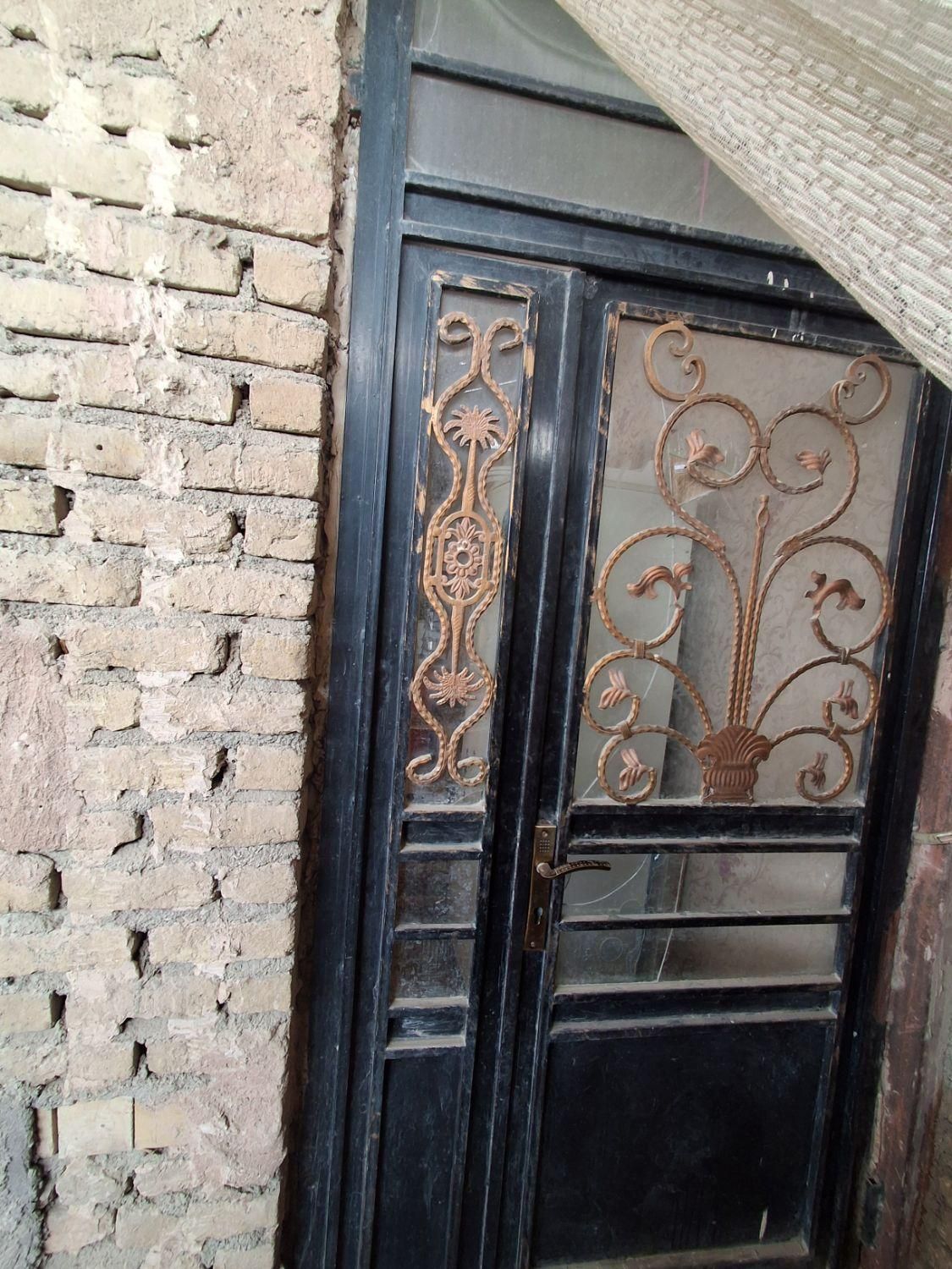 درب و پنجره ویلای و باغی|مصالح و تجهیزات ساختمان|چناران, |دیوار