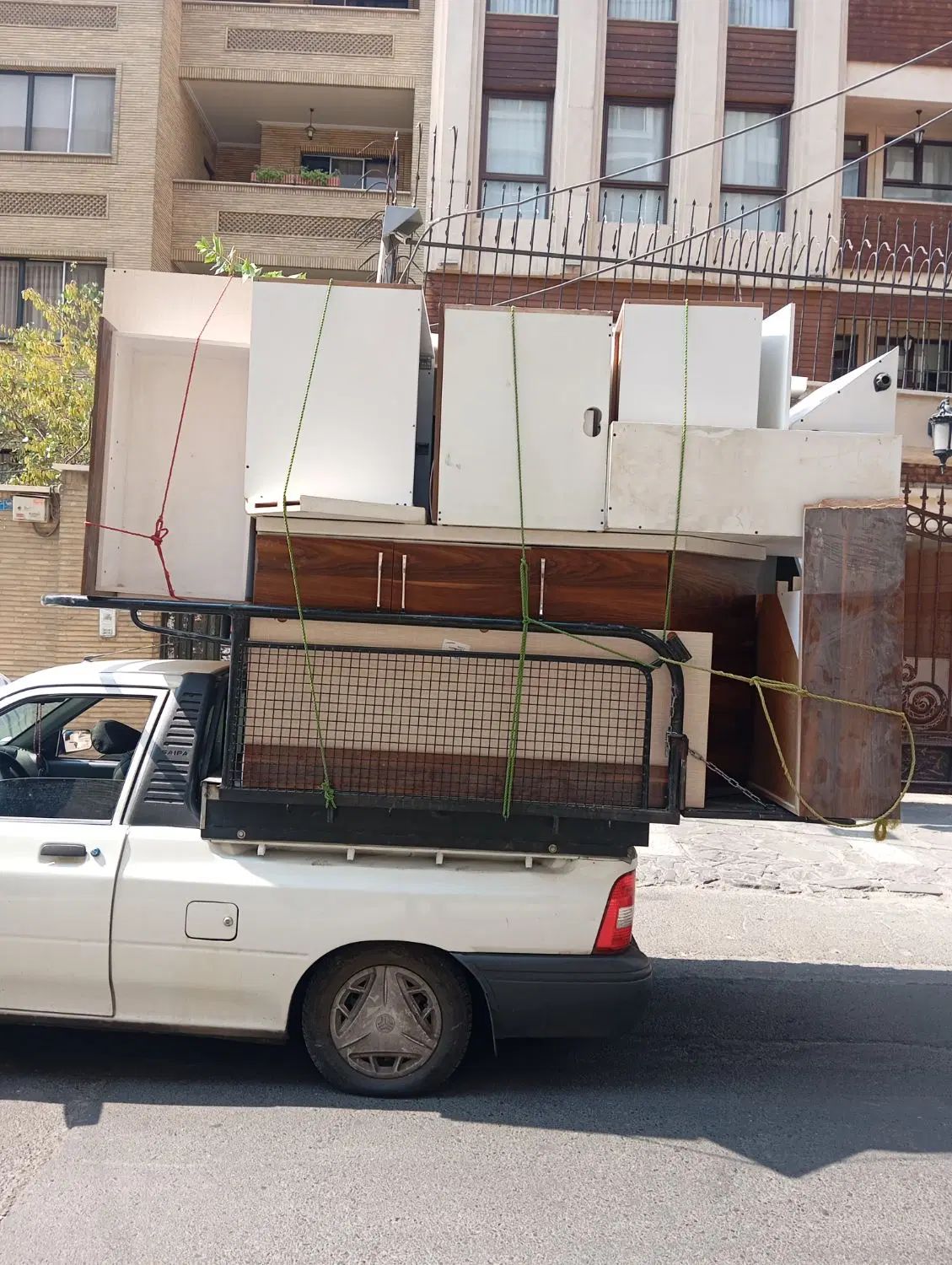 جابجایی بار با کارگر برای نیازمندان ومستمندان|خدمات حمل و نقل|تهران, آجودانیه|دیوار