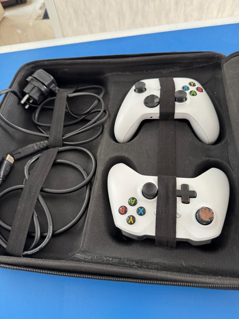 Xbox one s|کنسول، بازی ویدئویی و آنلاین|شیراز, شهرک امام حسن|دیوار