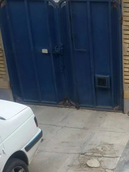 دروازه آهنی محکم با چارچوب و تاج مناسب باغ و حیاط|مصالح و تجهیزات ساختمان|سقز, |دیوار