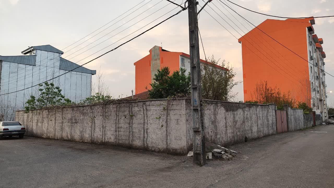 زمین ۴۵۰ متری با ویلای قدیمی ـ گیلان، رشت|فروش زمین و ملک کلنگی|رشت, شهرک احمد خمینی|دیوار