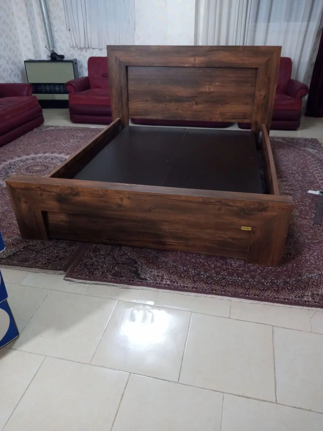 تخت خواب|تخت و سرویس خواب|رشت, پیرکلاچای|دیوار