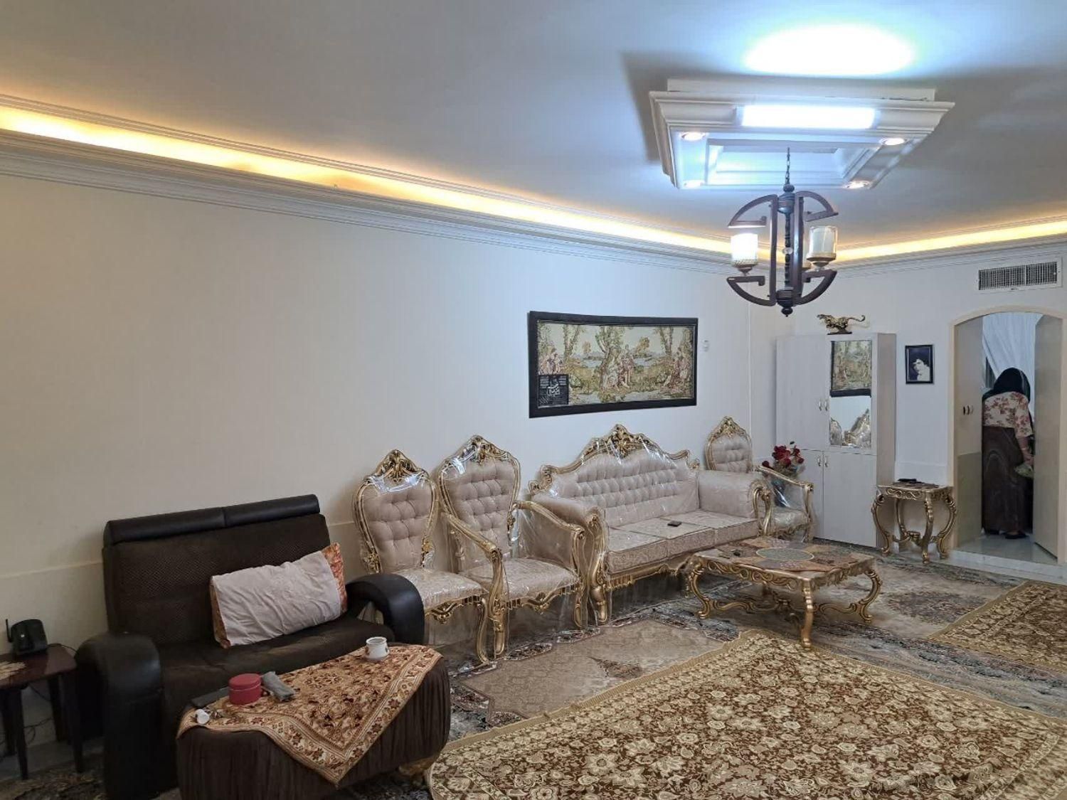 ۱۰۰ متر/همکف/ پارکینگ بادرب مجزا/حیاط دار/تک واحدی|فروش آپارتمان|مشهد, شفا|دیوار