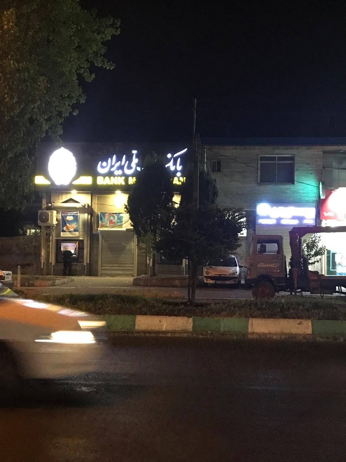 دو نفر نیرو جوان برای همکاری|استخدام خدمات فروشگاه و رستوران|رشت, حافظ آباد|دیوار