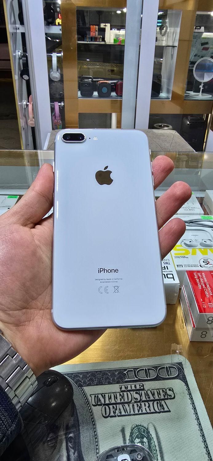 اپل iPhone 8 Plus با حافظهٔ ۶۴ گیگابایت|موبایل|اردبیل, |دیوار