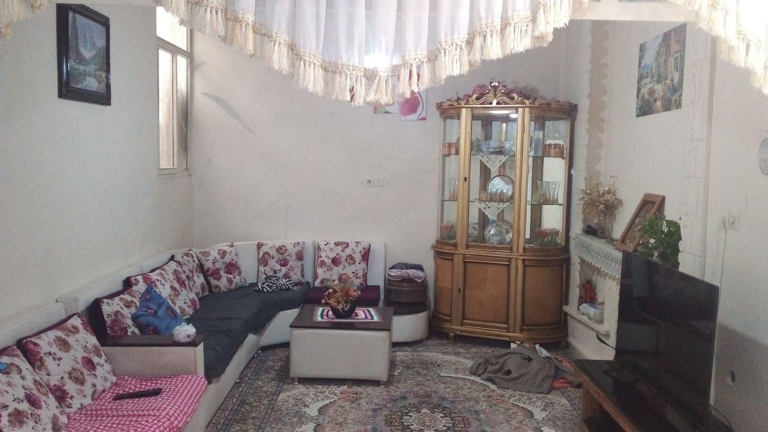 فروش خانه - ۱۸۲ متری ۴ خوابه همکف|فروش آپارتمان|قزوین, |دیوار