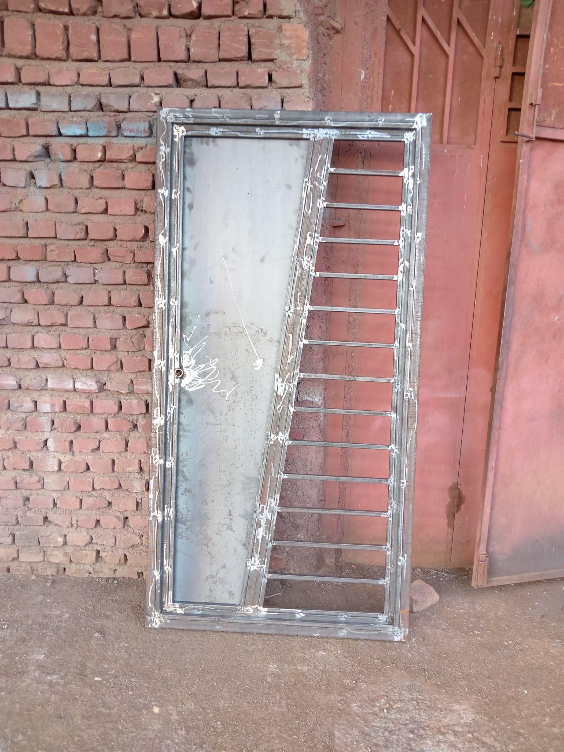 جوشکاری سیار و درب و پنجره سازی|خدمات پیشه و مهارت|کرمان, |دیوار