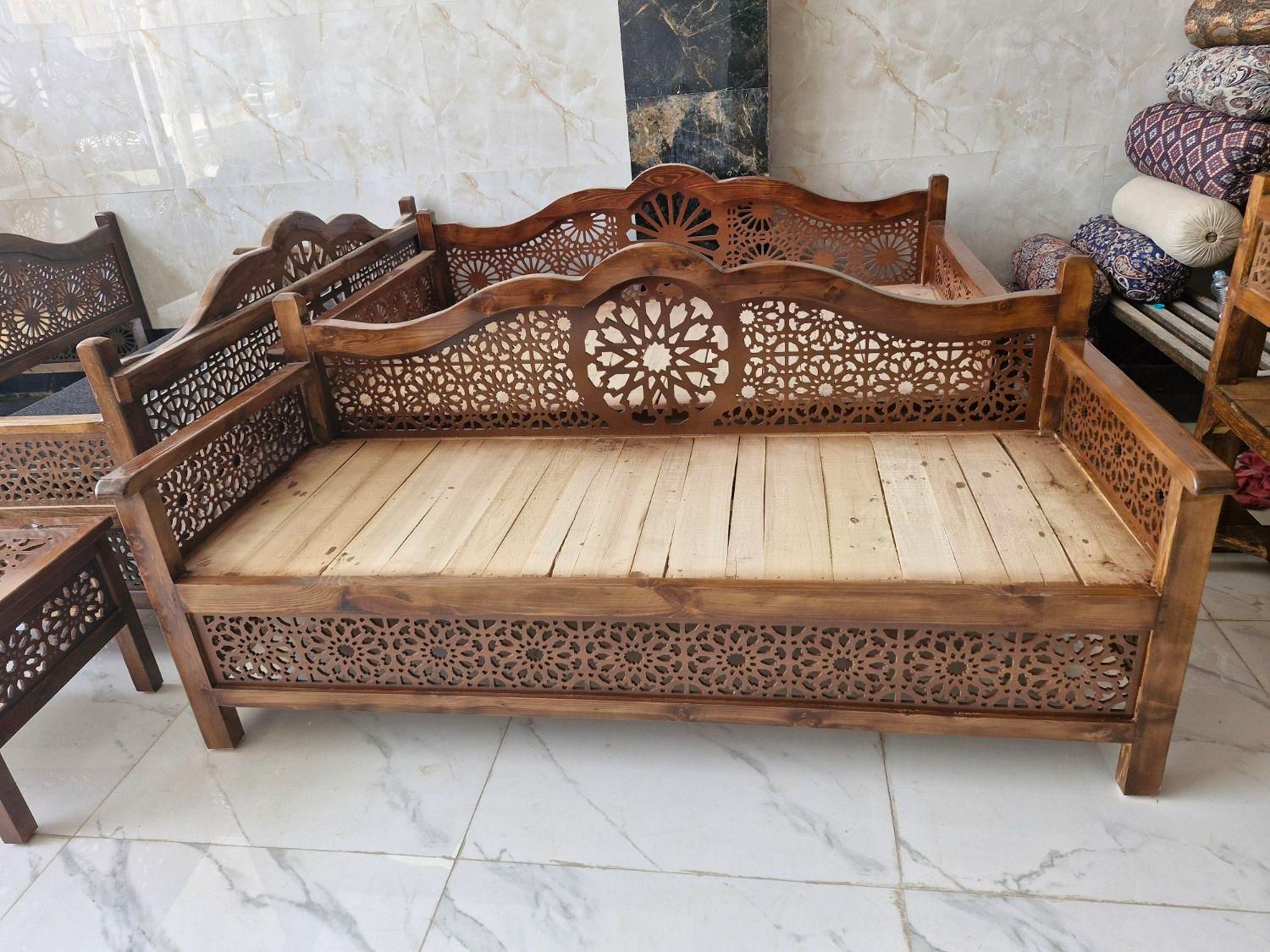تخت تمام چوب سنتی|مبلمان خانگی و میز عسلی|اصفهان, ارغوانیه|دیوار