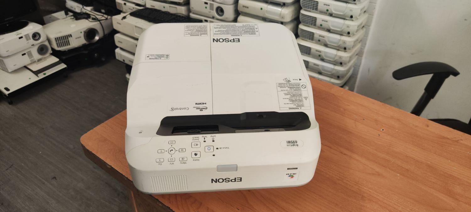 ویدئو پروژکتور اپسون فول پورت فاصله نزدیک|تلویزیون و پروژکتور|تهران, فلسطین (میدان انقلاب)|دیوار