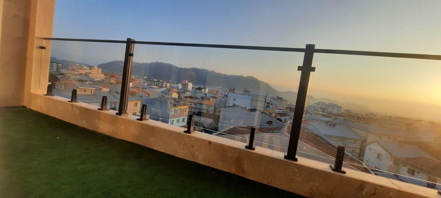 اجرای انواع نرده شیشه ای ، نرده چوبی ، نرده استیل|خدمات پیشه و مهارت|لاهیجان, جمهوری|دیوار