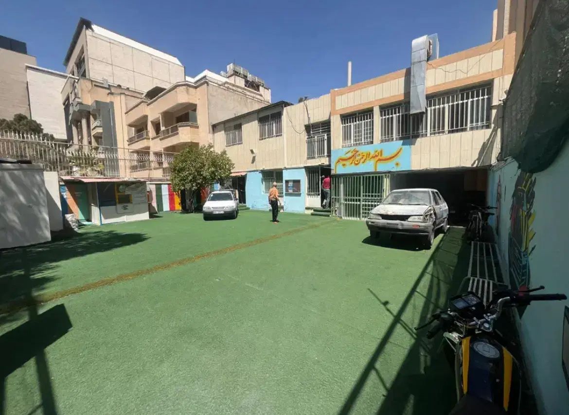 ۶۰۰ متر/دربست/چهارباغ بالا/مناسب مدارس و کلینیک|اجارهٔ خانه و ویلا|اصفهان, سعادت‌آباد|دیوار