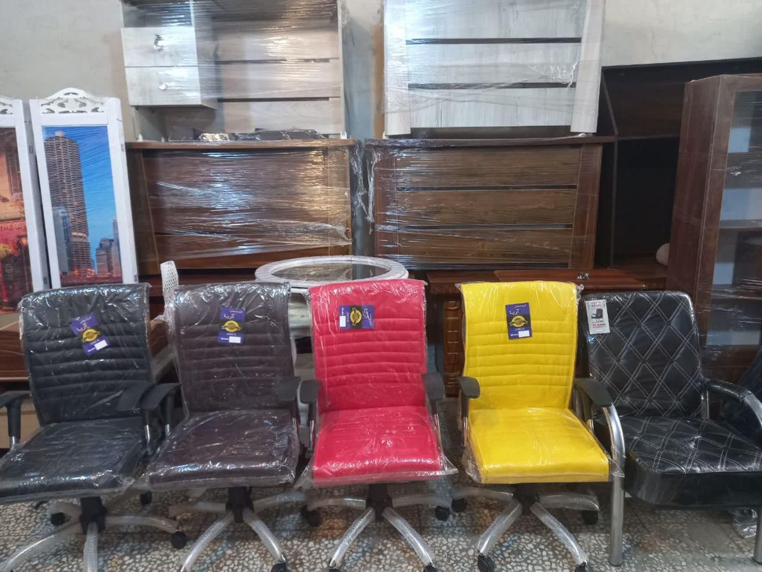 صندلی کر‌کره‌ایی|صندلی و نیمکت|کاشان, زیدی|دیوار