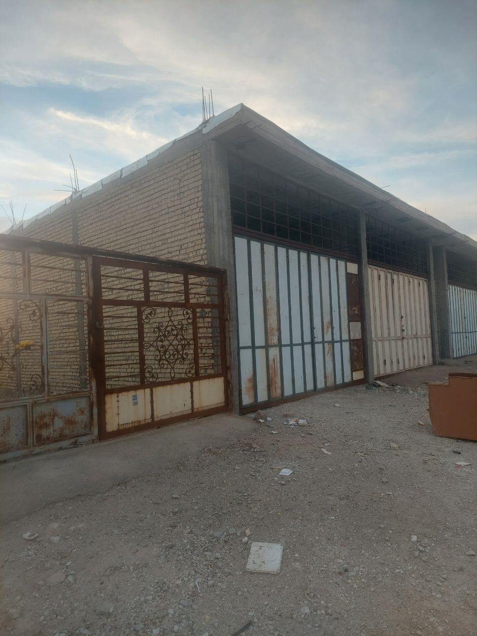 کارگاه انبار مغازه بزرگ ۸۰ متری با سقف بلند|اجارهٔ دفتر صنعتی، کشاورزی، تجاری|شیراز, علی آباد|دیوار