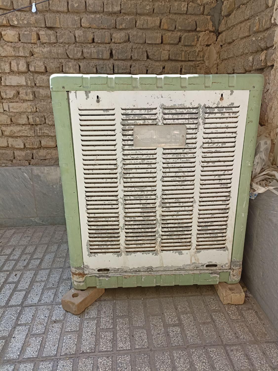 کوار آبی بزرگ وکوچک|کولر آبی|تربت‌حیدریه, نواب صفوی|دیوار