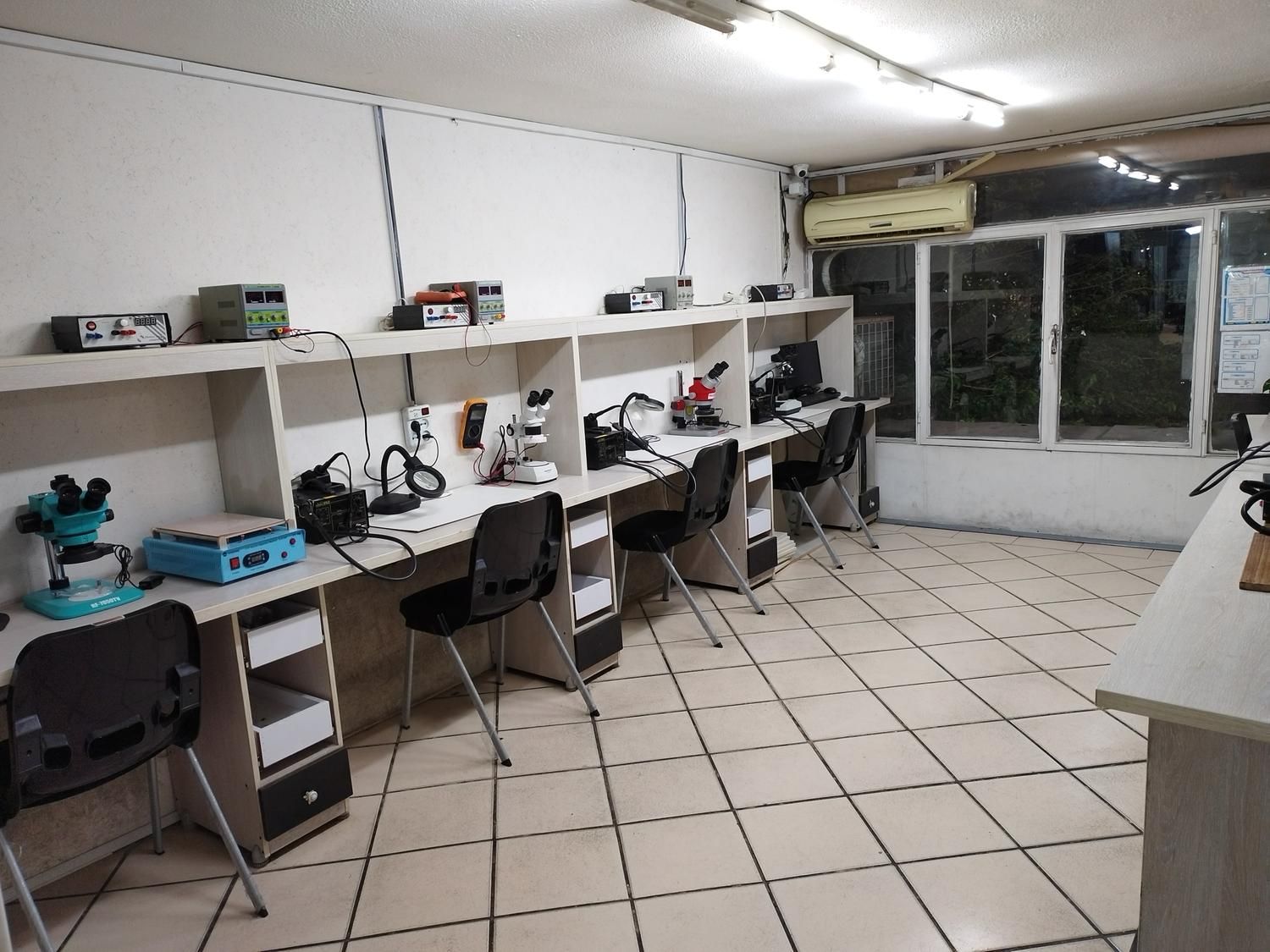 آموزش تخصصی تعمیرات کامپیوتر و لپ تاپ فنی وحرفه ای|خدمات آموزشی|شیراز, ملاصدرا|دیوار