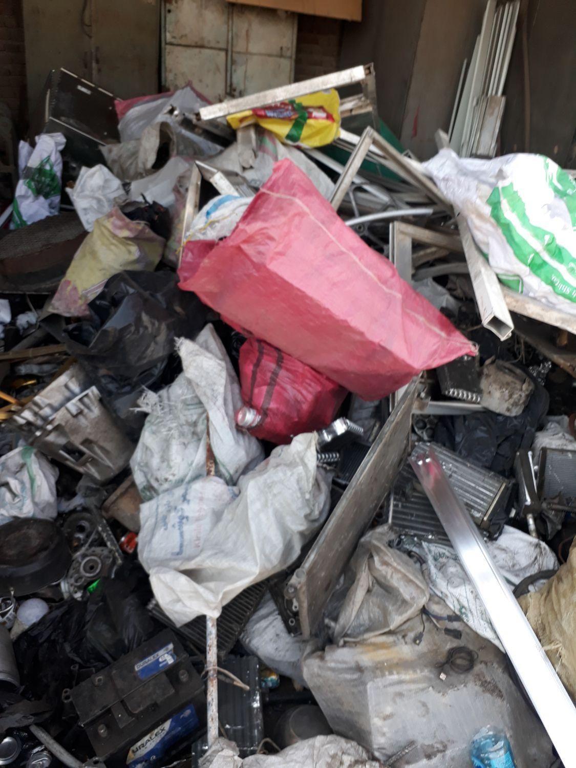 خرید ضایعات کاغذ باطله اهن وغیره|خدمات پیشه و مهارت|تبریز, |دیوار