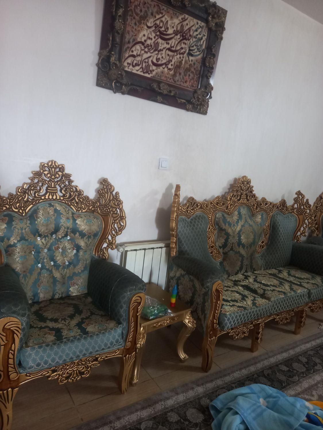 مبل هفت نفره با عسلی کار کرده|مبلمان خانگی و میز عسلی|نسیم‌شهر, |دیوار