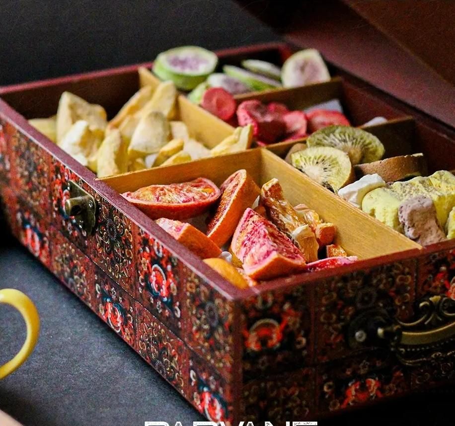 جعبه لوکس دستساز زرشکی و طلایی|صنایع دستی و سایر لوازم تزئینی|تهران, تهراننو|دیوار