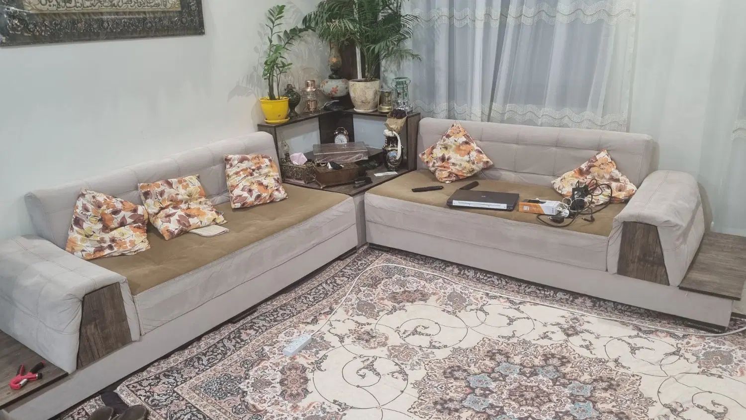 مبل ال دست دوم رایگان به همراه میز تلویزیون|مبلمان خانگی و میز عسلی|تهران, المهدی|دیوار