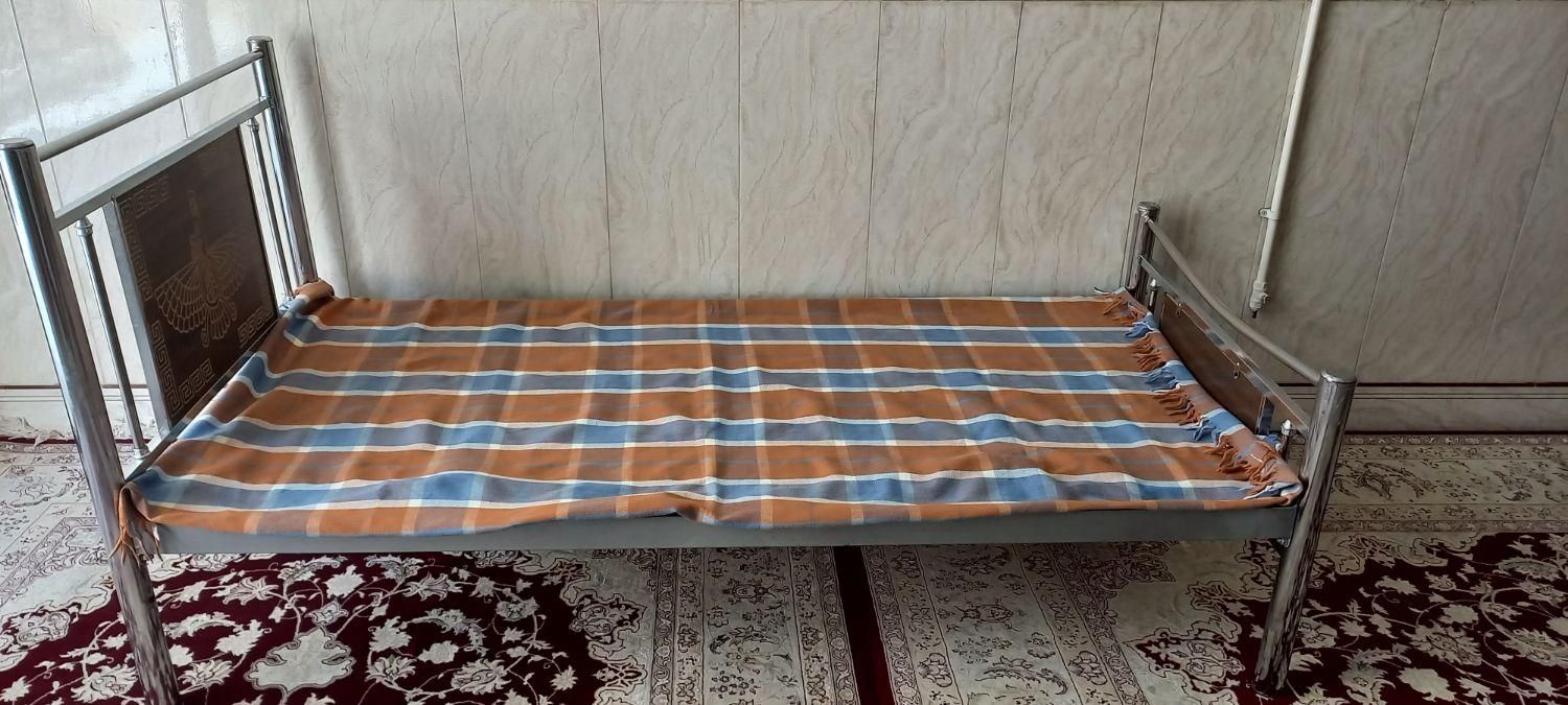 تخت یکنفره|تخت و سرویس خواب|اصفهان, جاوان|دیوار