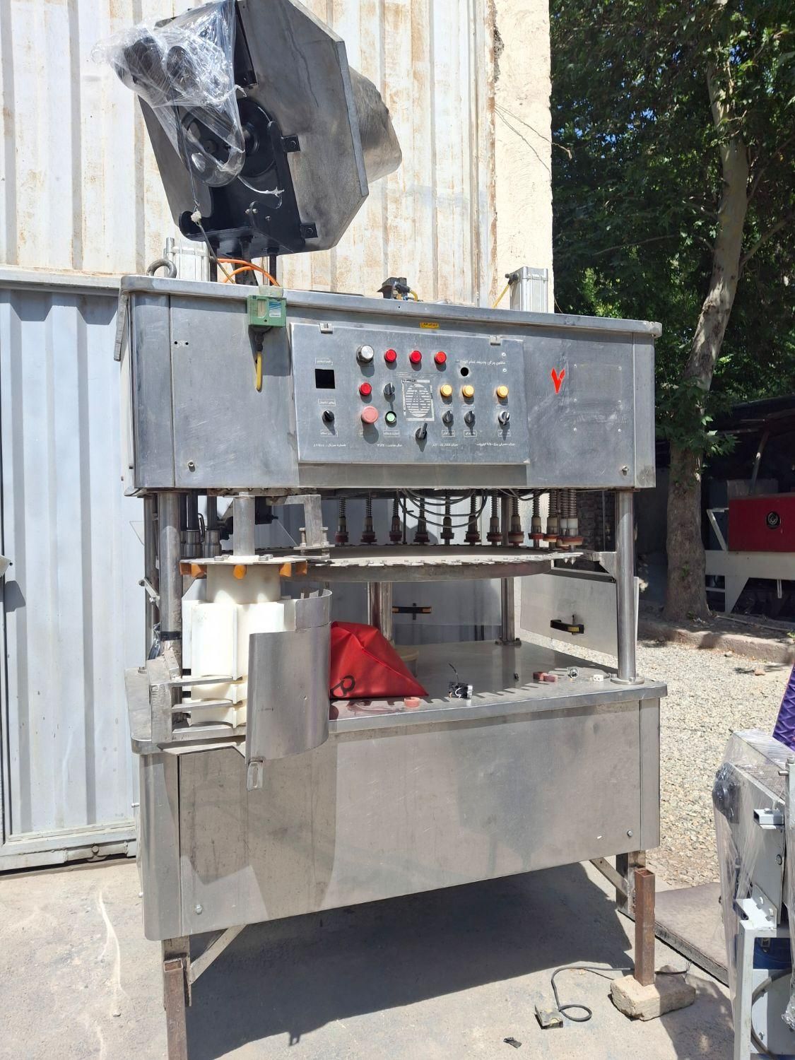 دستگاه پرکن مایعات تمام اتوماتیک 12 نازل توان صنعت|ماشین‌آلات صنعتی|شهریار, شهریار|دیوار
