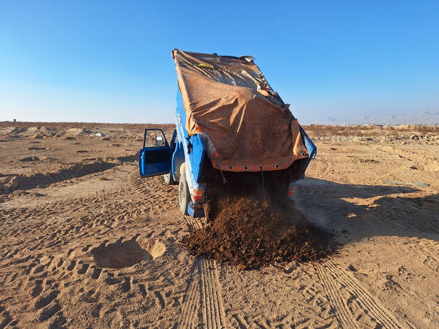 کود گاوی و خاک باغچع|خدمات باغبانی و درختکاری|مشهد, شهرک صنعتی توس|دیوار